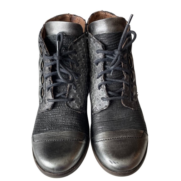 Clocharme Black Leather Ankle Boots - Picture 2 of 15